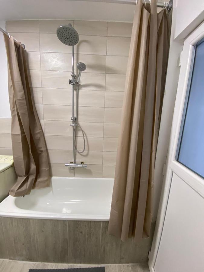 Апартаменти Apartament House Sasca Орадя Екстер'єр фото
